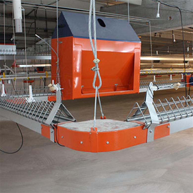 SUSPENDED MODEL CHAIN FEEDING SYSTEM